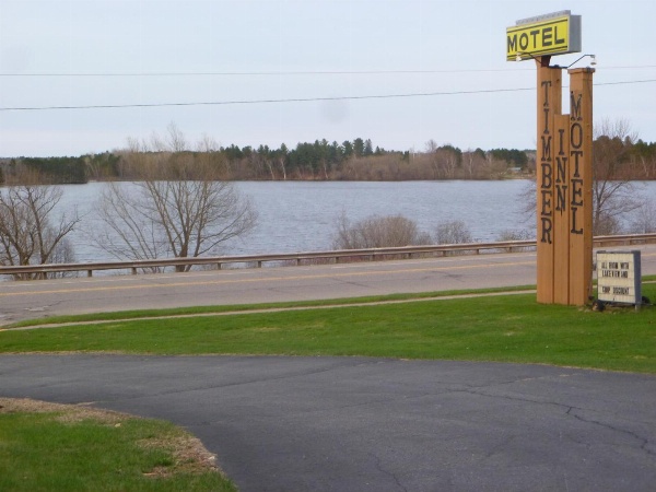 Timber Inn Motel image 1